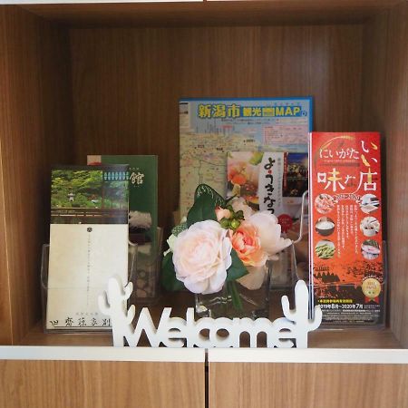 Guest House Bostons Niigata Bagian luar foto