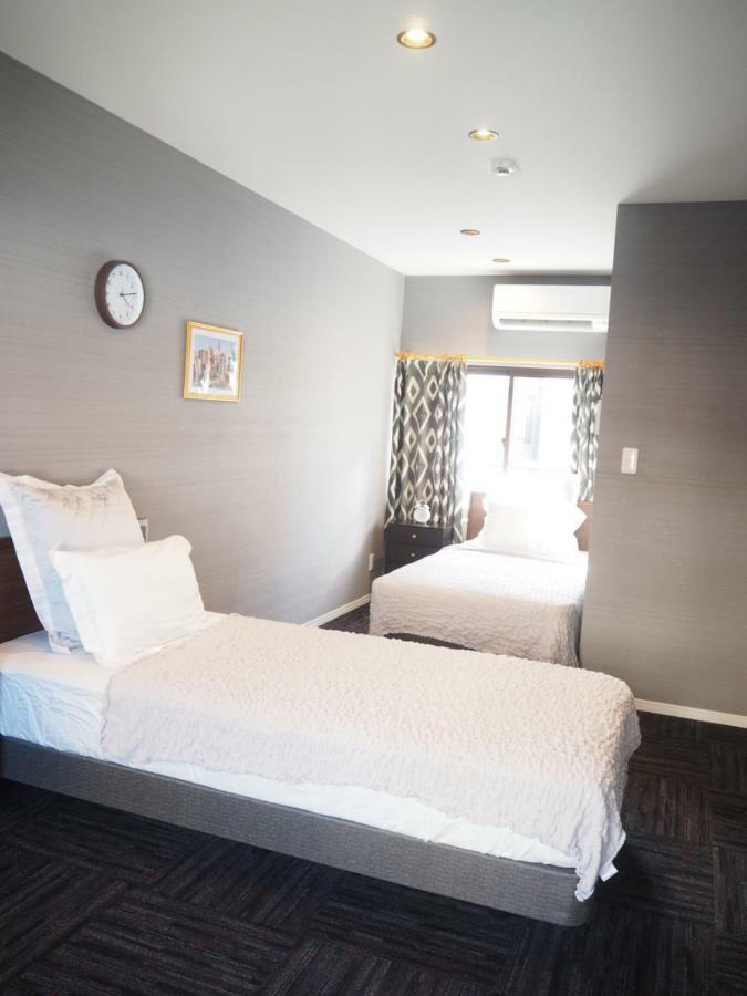 Guest House Bostons Niigata Bagian luar foto