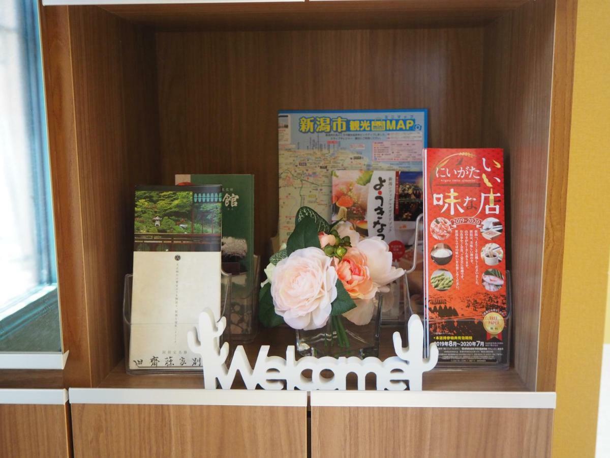 Guest House Bostons Niigata Bagian luar foto